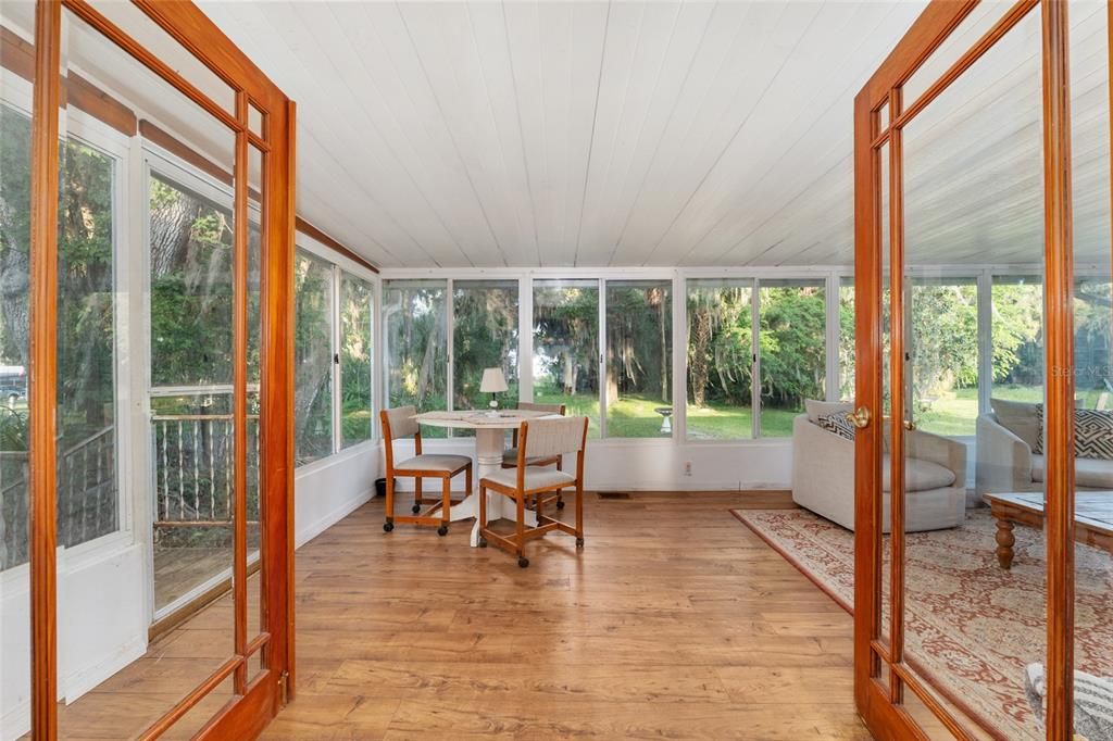 For Sale: $298,000 (3 beds, 2 baths, 1752 Square Feet)