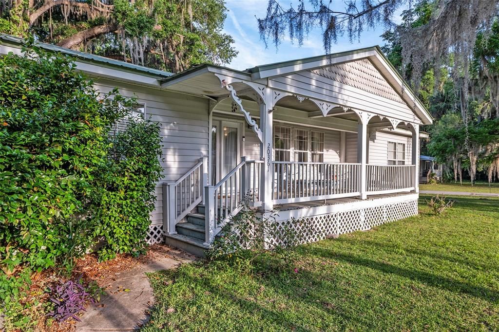 For Sale: $298,000 (3 beds, 2 baths, 1752 Square Feet)