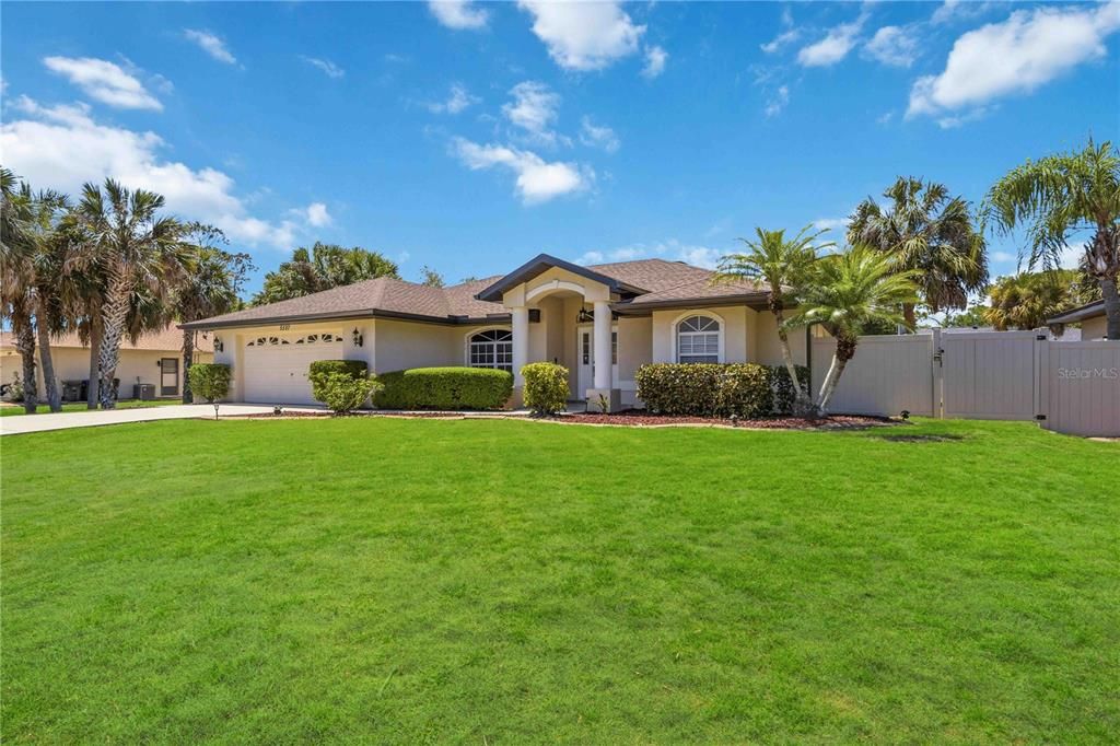 Activo con contrato: $470,000 (3 camas, 2 baños, 1983 Pies cuadrados)