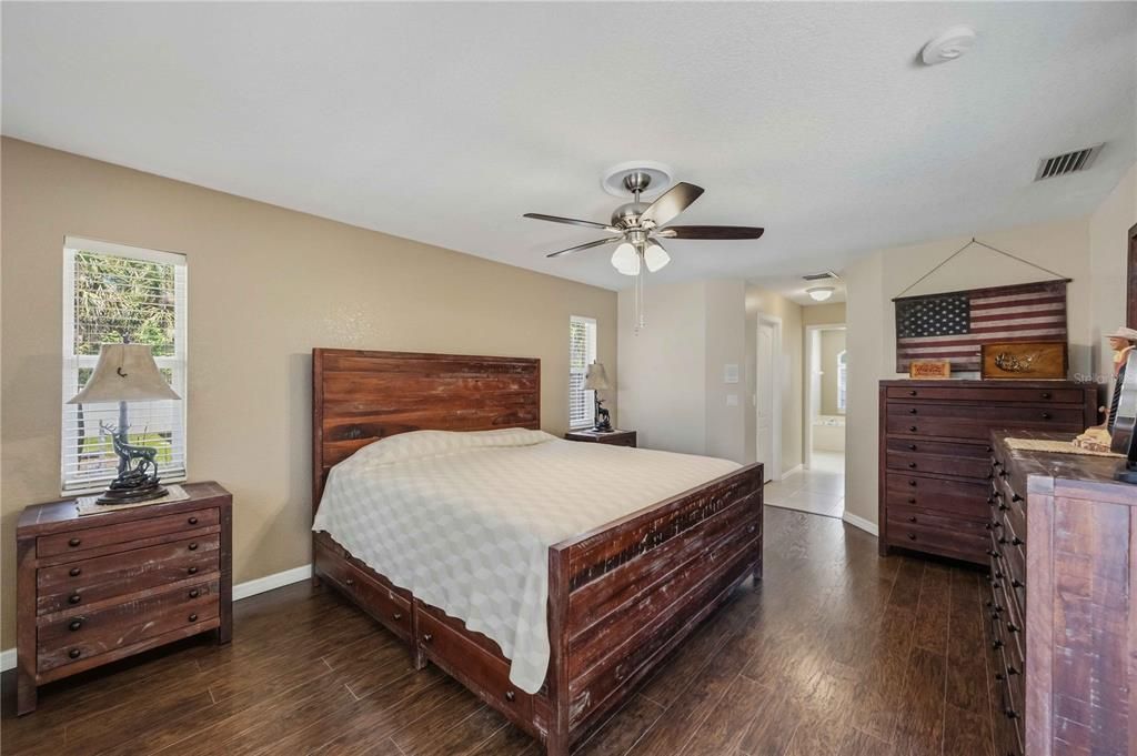 Activo con contrato: $470,000 (3 camas, 2 baños, 1983 Pies cuadrados)