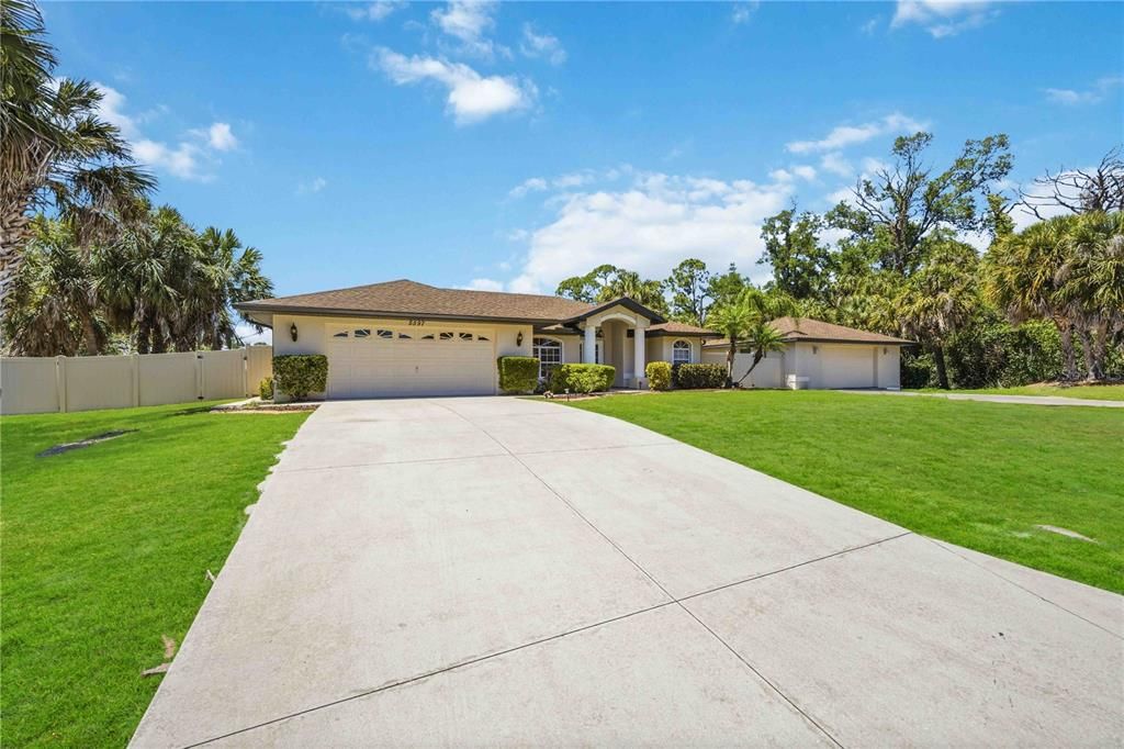 Activo con contrato: $470,000 (3 camas, 2 baños, 1983 Pies cuadrados)