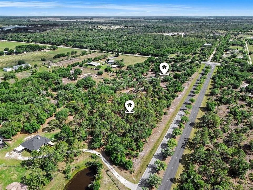 На продажу: $325,000 (5.63 acres)