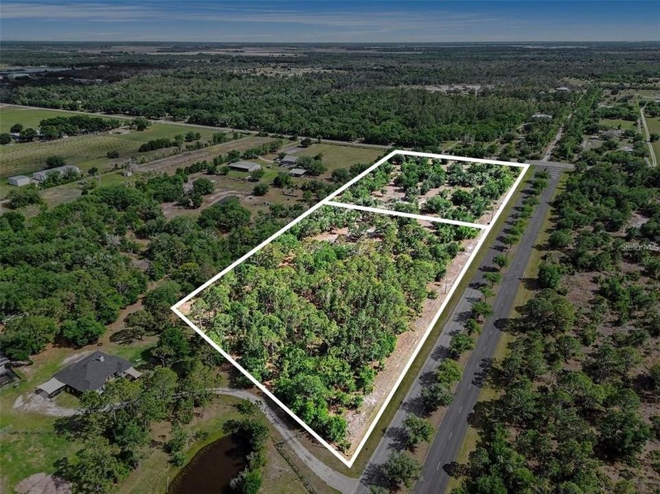 На продажу: $325,000 (5.63 acres)