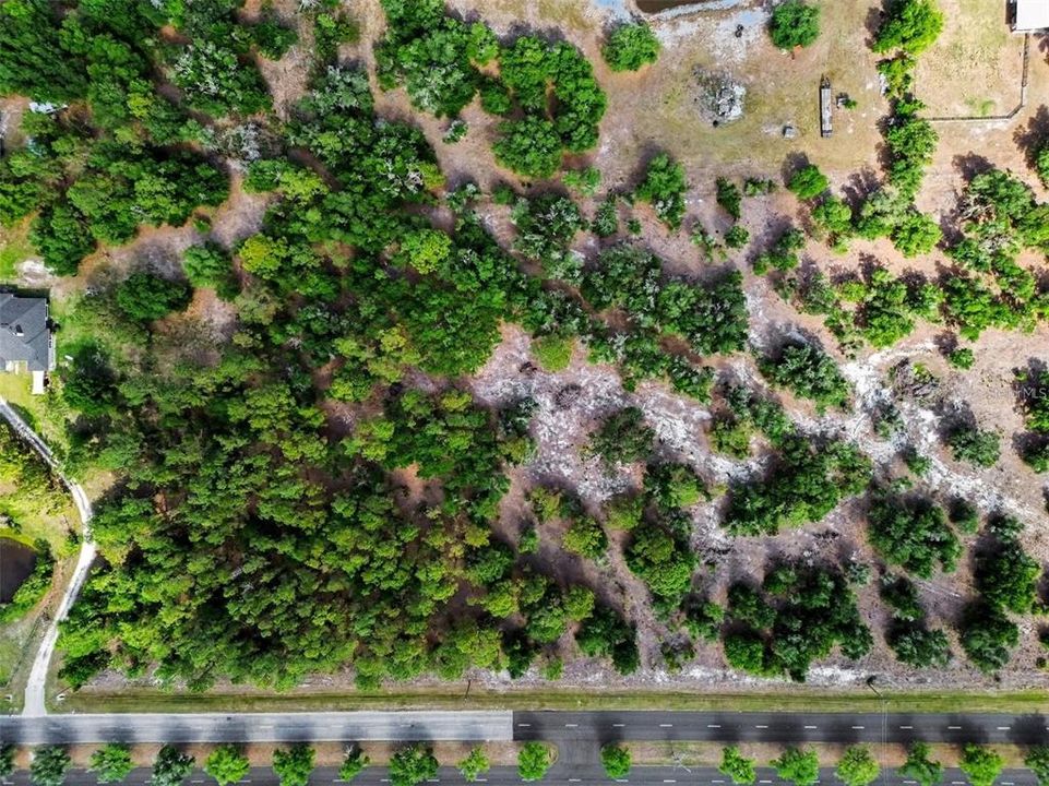 На продажу: $325,000 (5.63 acres)