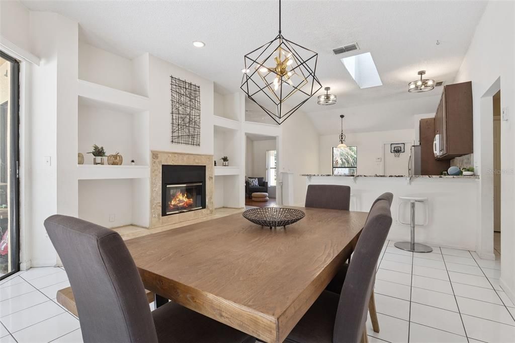 Activo con contrato: $385,000 (3 camas, 2 baños, 1908 Pies cuadrados)