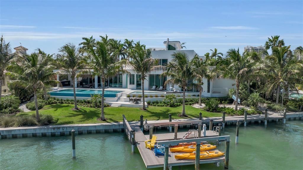 En Venta: $8,985,000 (4 camas, 5 baños, 6186 Pies cuadrados)