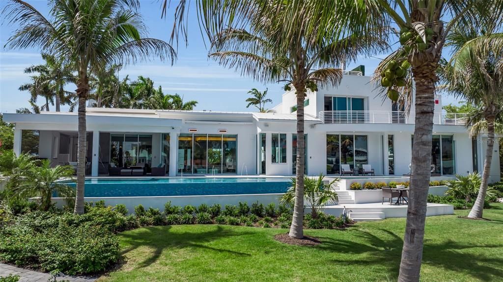 En Venta: $8,985,000 (4 camas, 5 baños, 6186 Pies cuadrados)