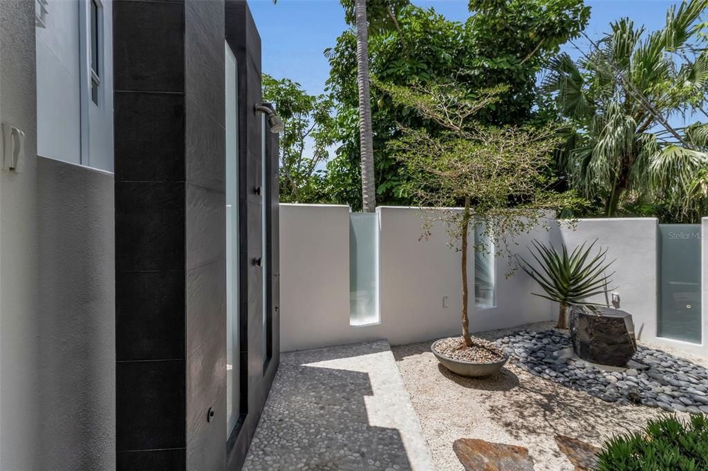 En Venta: $8,985,000 (4 camas, 5 baños, 6186 Pies cuadrados)