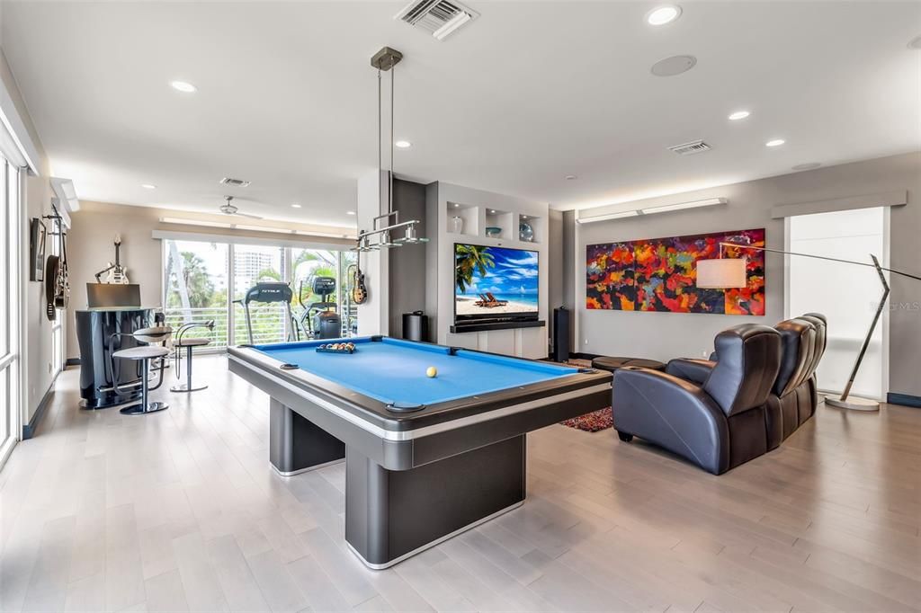 En Venta: $8,985,000 (4 camas, 5 baños, 6186 Pies cuadrados)