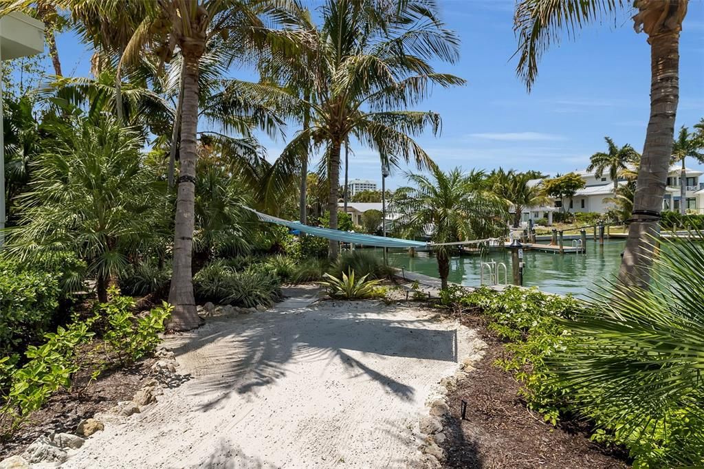 En Venta: $8,985,000 (4 camas, 5 baños, 6186 Pies cuadrados)