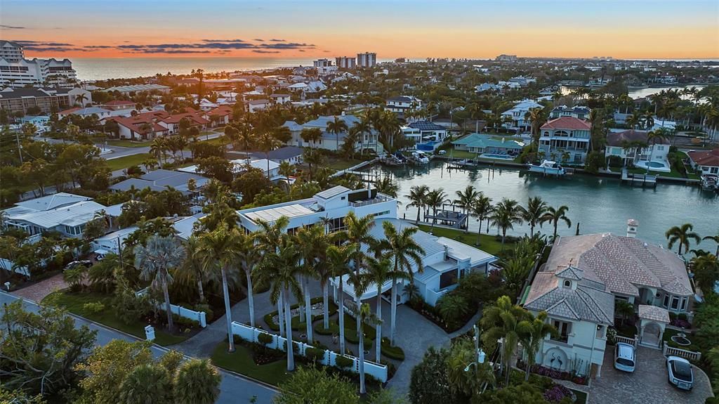 En Venta: $8,985,000 (4 camas, 5 baños, 6186 Pies cuadrados)