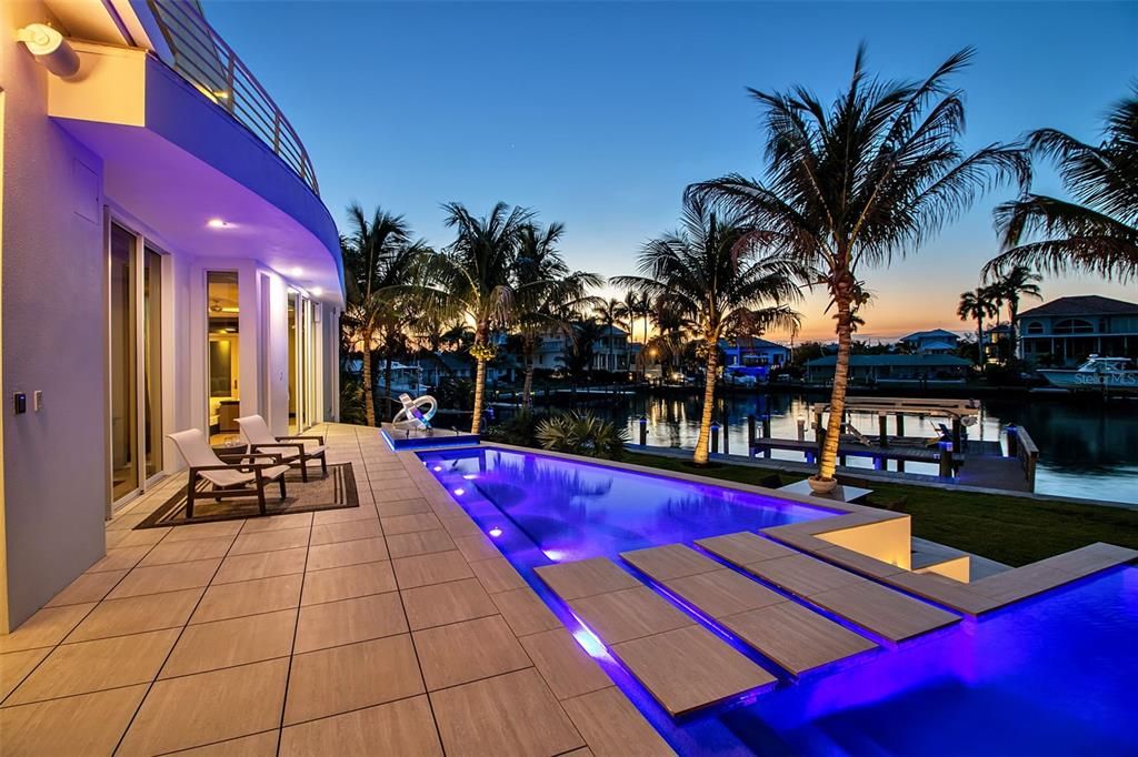 En Venta: $8,985,000 (4 camas, 5 baños, 6186 Pies cuadrados)