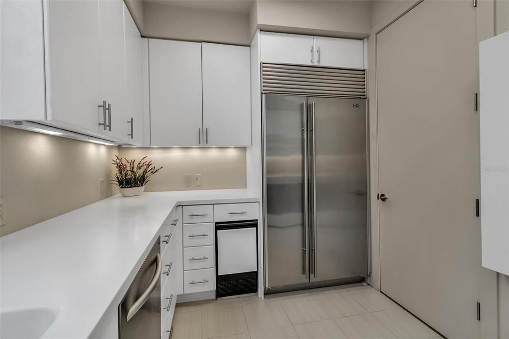 En Venta: $8,985,000 (4 camas, 5 baños, 6186 Pies cuadrados)