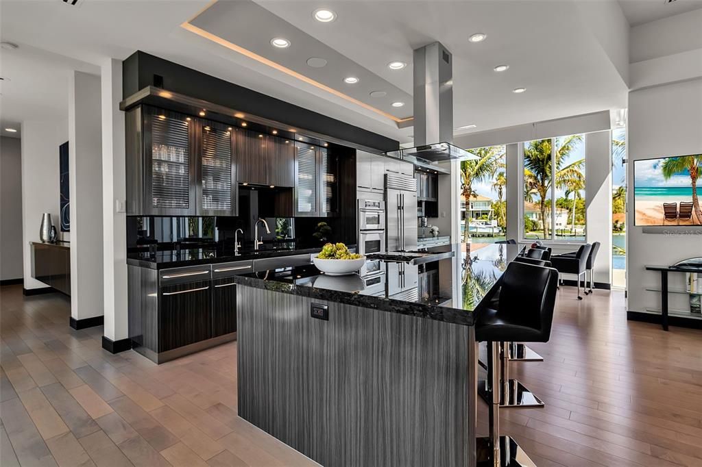 En Venta: $8,985,000 (4 camas, 5 baños, 6186 Pies cuadrados)
