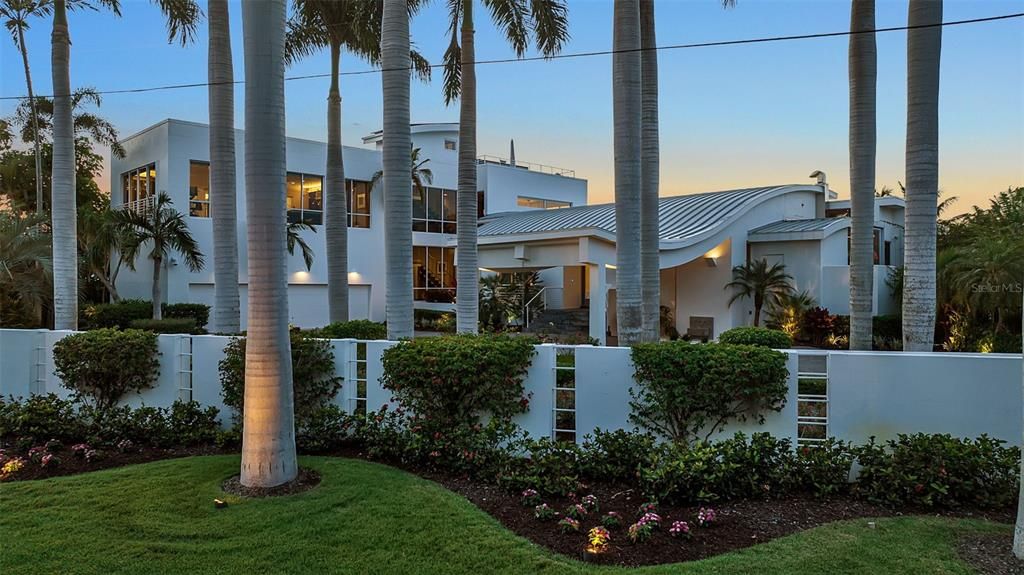 En Venta: $8,985,000 (4 camas, 5 baños, 6186 Pies cuadrados)