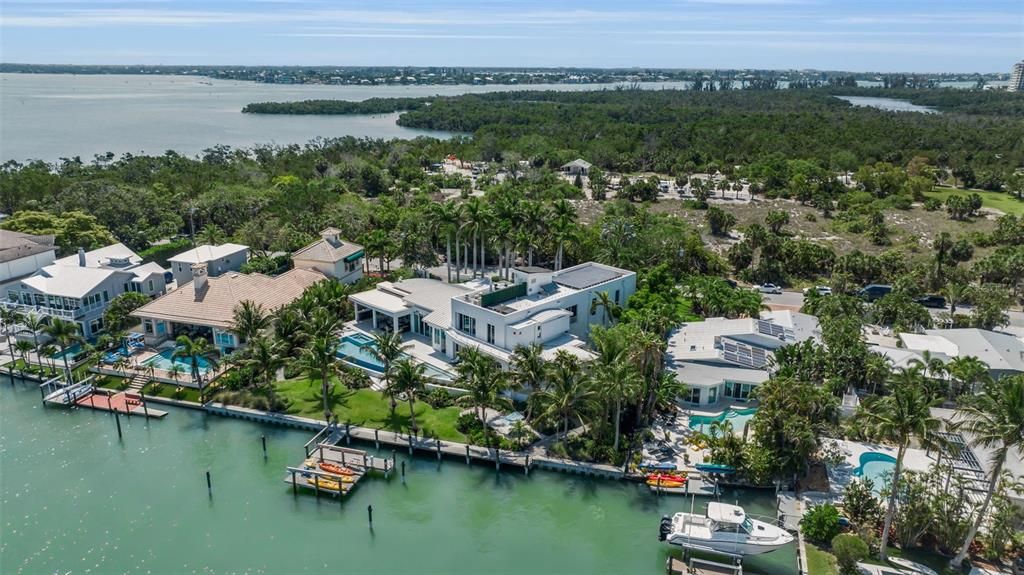 En Venta: $8,985,000 (4 camas, 5 baños, 6186 Pies cuadrados)