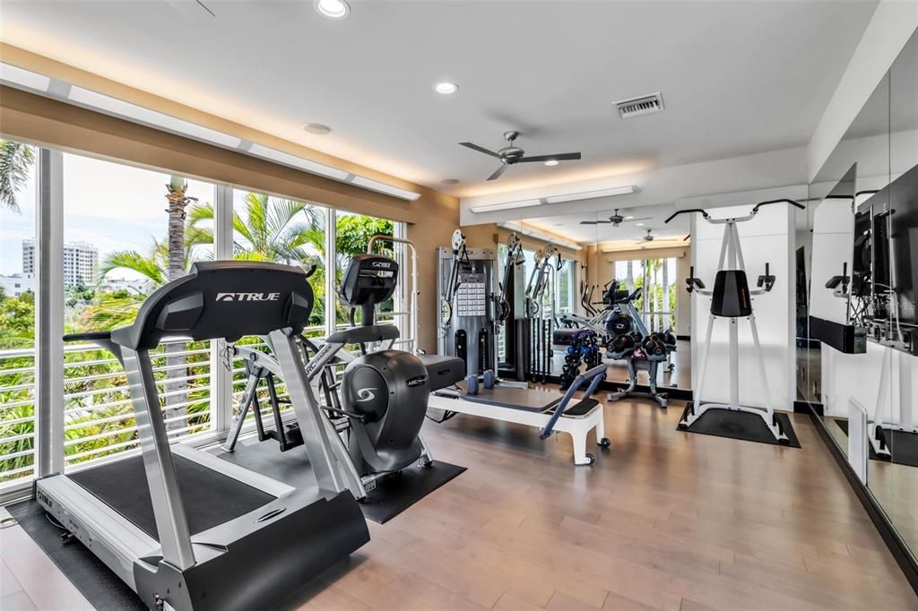 En Venta: $8,985,000 (4 camas, 5 baños, 6186 Pies cuadrados)