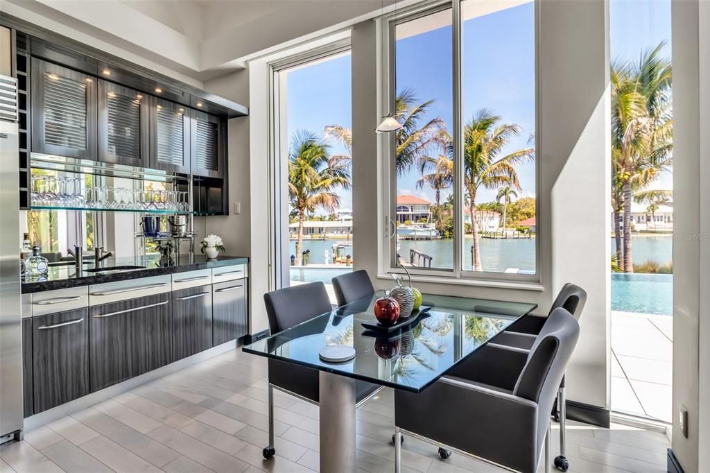 En Venta: $8,985,000 (4 camas, 5 baños, 6186 Pies cuadrados)