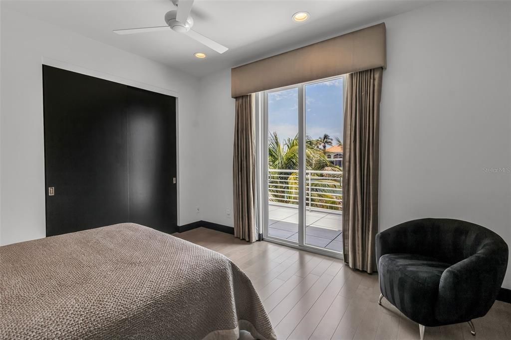 En Venta: $8,985,000 (4 camas, 5 baños, 6186 Pies cuadrados)