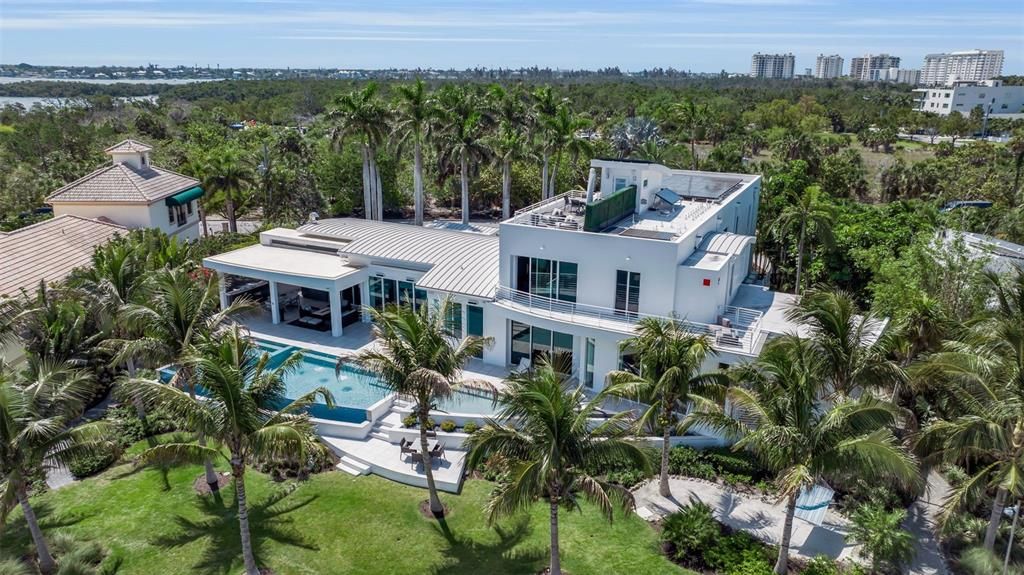 En Venta: $8,985,000 (4 camas, 5 baños, 6186 Pies cuadrados)