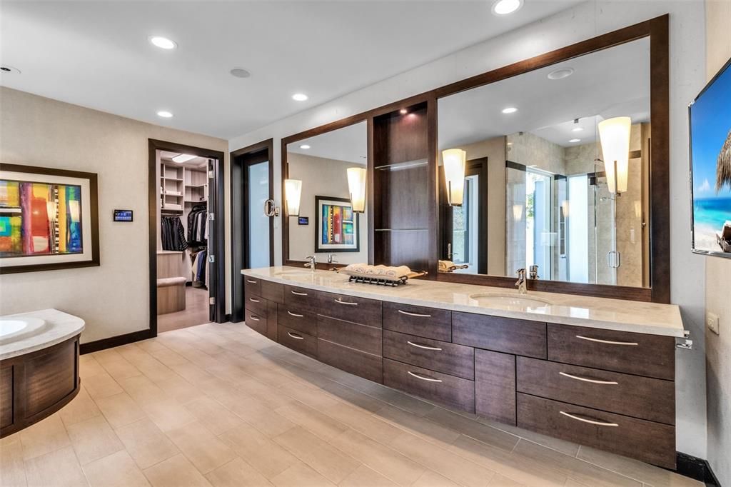 En Venta: $8,985,000 (4 camas, 5 baños, 6186 Pies cuadrados)