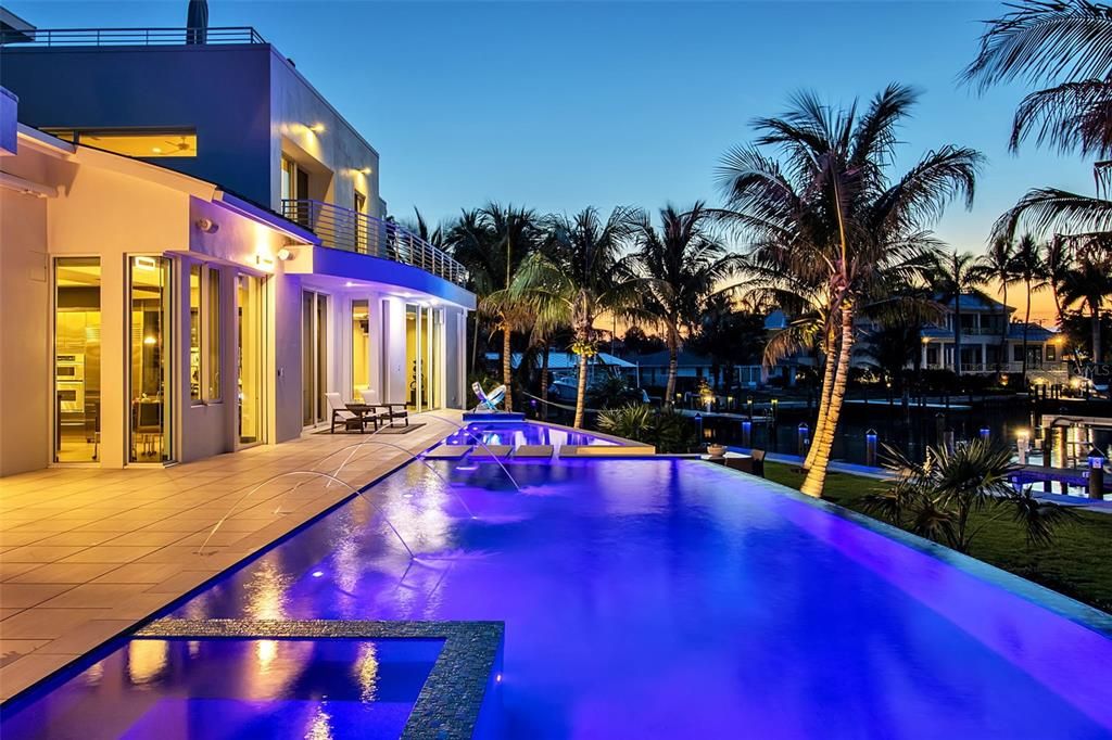 En Venta: $8,985,000 (4 camas, 5 baños, 6186 Pies cuadrados)