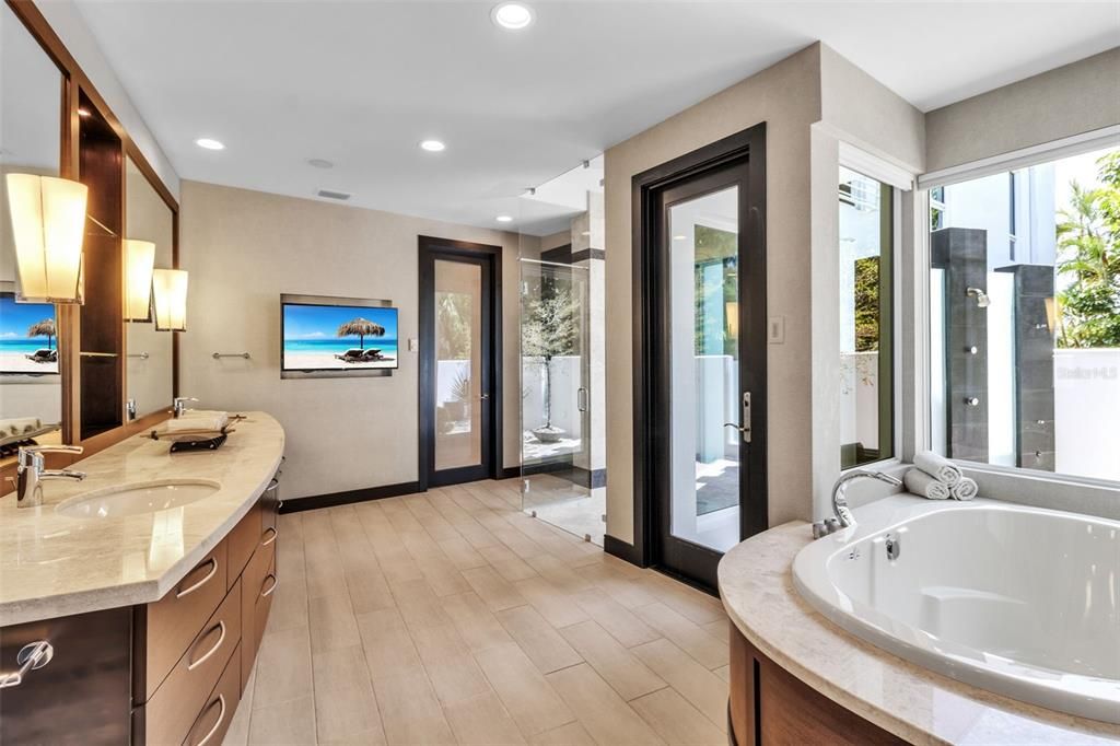 En Venta: $8,985,000 (4 camas, 5 baños, 6186 Pies cuadrados)