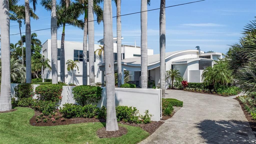 En Venta: $8,985,000 (4 camas, 5 baños, 6186 Pies cuadrados)