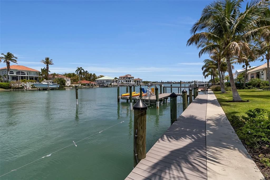 En Venta: $8,985,000 (4 camas, 5 baños, 6186 Pies cuadrados)
