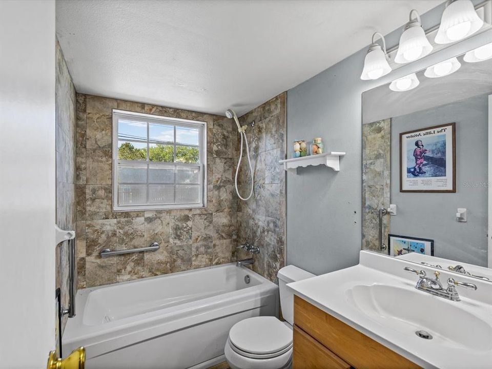 Active With Contract: $383,000 (3 beds, 2 baths, 1266 Square Feet)