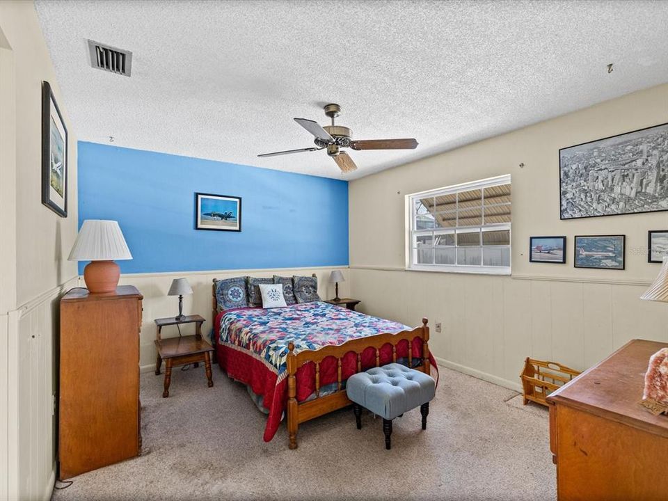 Active With Contract: $383,000 (3 beds, 2 baths, 1266 Square Feet)