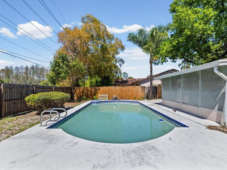Active With Contract: $383,000 (3 beds, 2 baths, 1266 Square Feet)