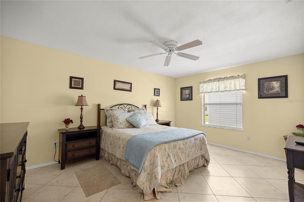 For Sale: $249,000 (2 beds, 2 baths, 1156 Square Feet)