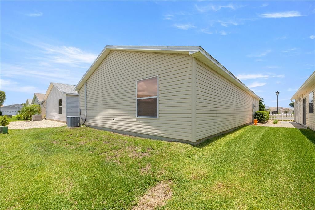 For Sale: $249,000 (2 beds, 2 baths, 1156 Square Feet)