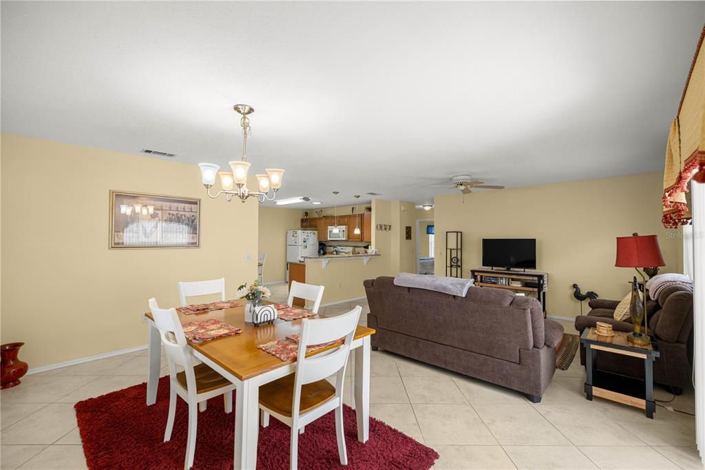 For Sale: $249,000 (2 beds, 2 baths, 1156 Square Feet)