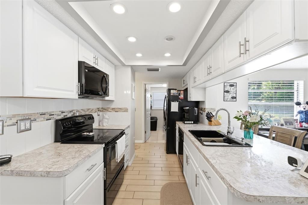 For Sale: $240,000 (3 beds, 2 baths, 1413 Square Feet)