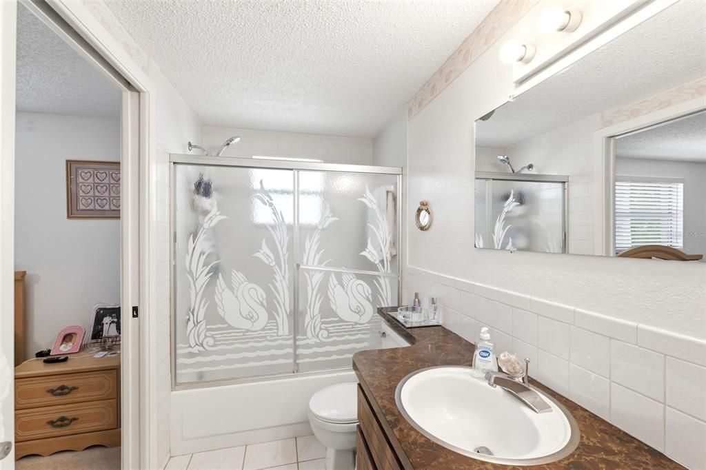 For Sale: $240,000 (3 beds, 2 baths, 1413 Square Feet)