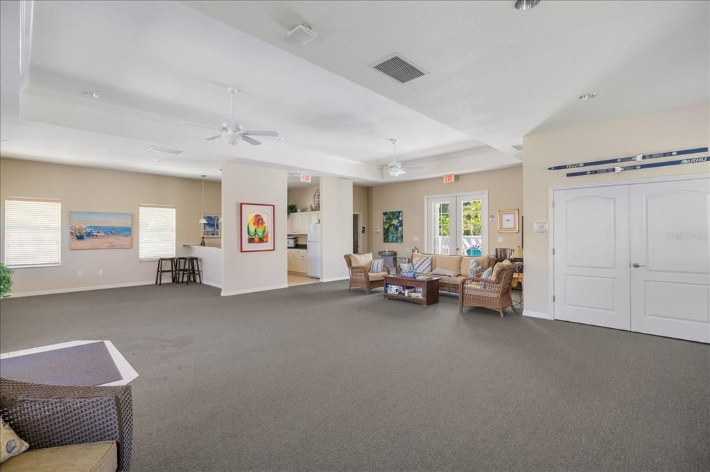 For Sale: $230,000 (2 beds, 2 baths, 1151 Square Feet)