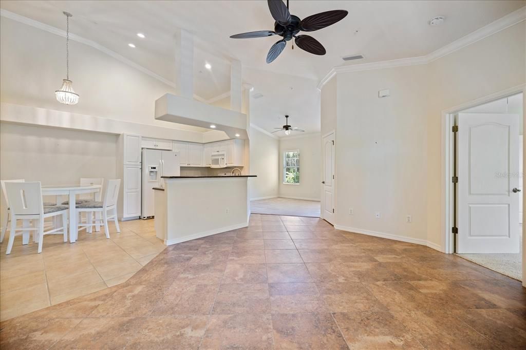 For Sale: $230,000 (2 beds, 2 baths, 1151 Square Feet)