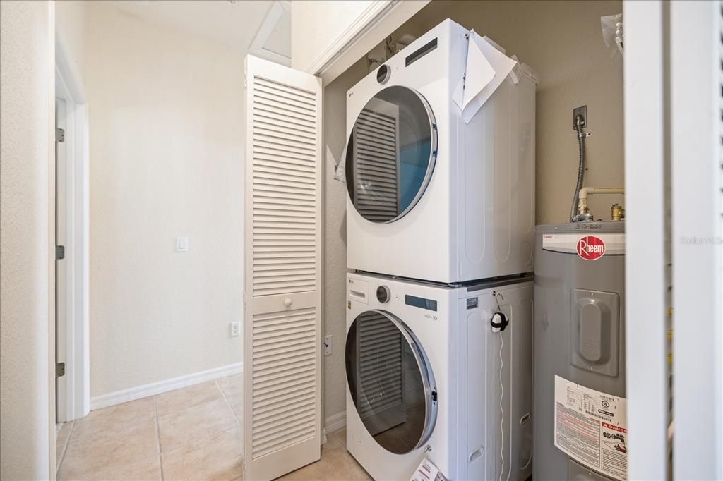 For Sale: $230,000 (2 beds, 2 baths, 1151 Square Feet)