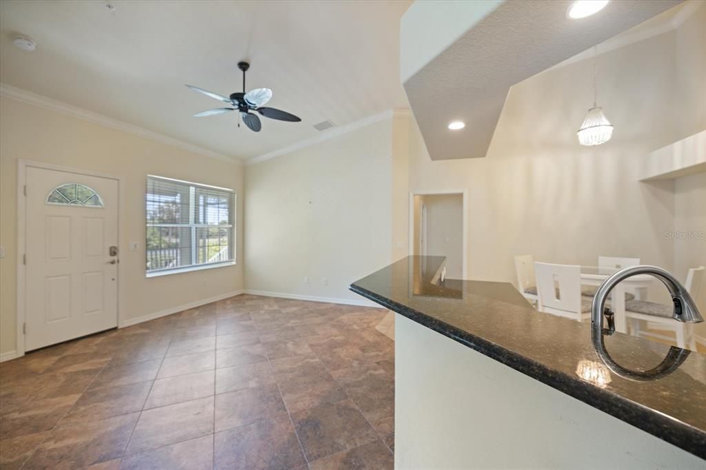 For Sale: $230,000 (2 beds, 2 baths, 1151 Square Feet)