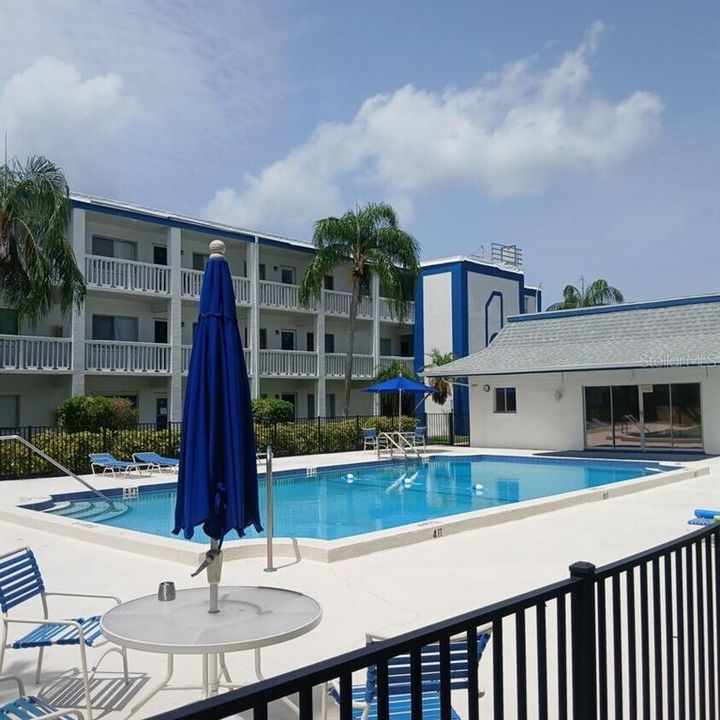 For Rent: $1,620 (2 beds, 1 baths, 915 Square Feet)