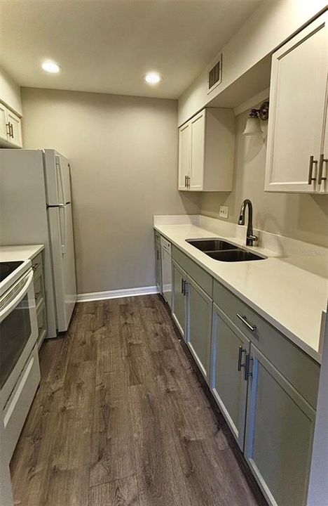 For Rent: $1,620 (2 beds, 1 baths, 915 Square Feet)