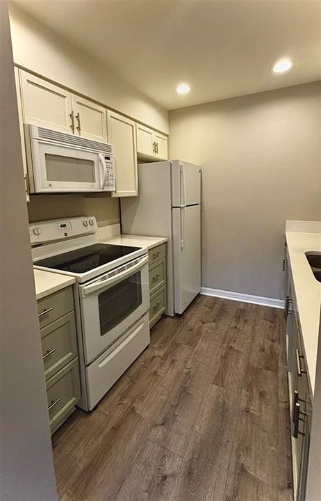 For Rent: $1,620 (2 beds, 1 baths, 915 Square Feet)
