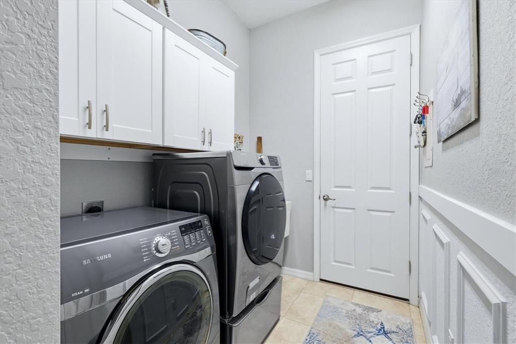Activo con contrato: $774,900 (4 camas, 3 baños, 2195 Pies cuadrados)