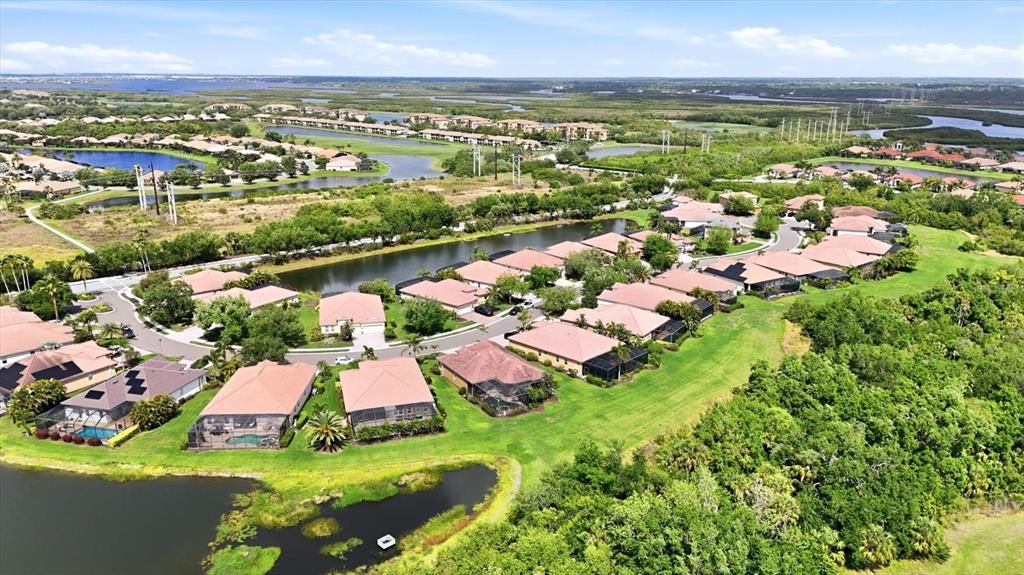 Activo con contrato: $774,900 (4 camas, 3 baños, 2195 Pies cuadrados)
