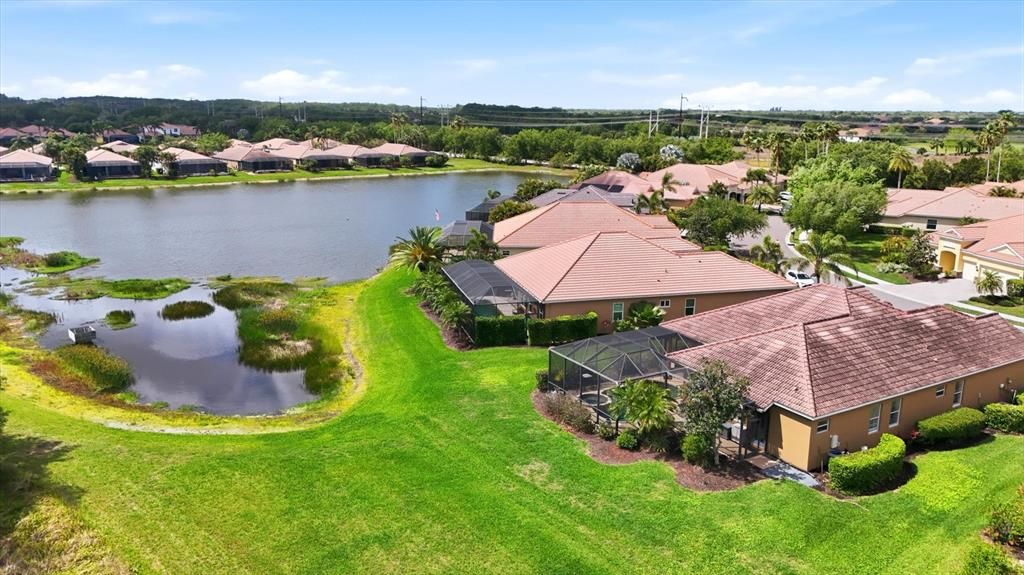 Activo con contrato: $774,900 (4 camas, 3 baños, 2195 Pies cuadrados)
