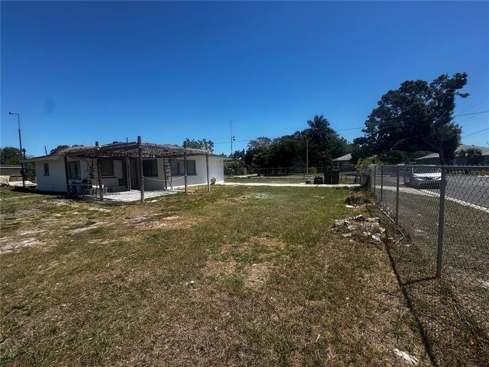 For Rent: $2,500 (4 beds, 2 baths, 1365 Square Feet)