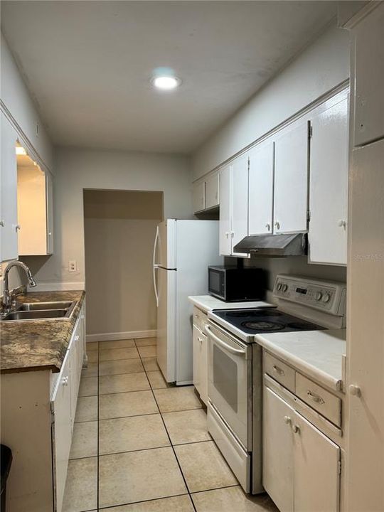 For Rent: $2,500 (4 beds, 2 baths, 1365 Square Feet)