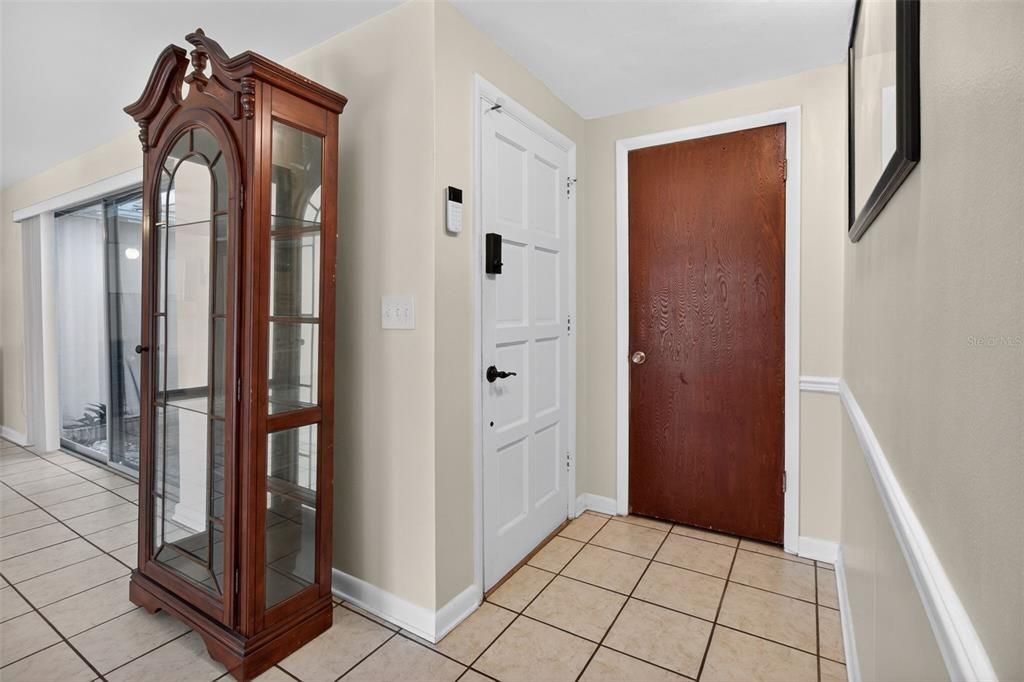 Activo con contrato: $215,000 (2 camas, 2 baños, 1289 Pies cuadrados)